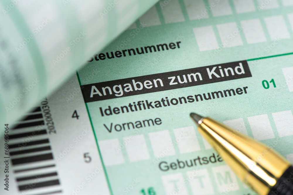 Obraz premium Steuererklärung für Finanzamt mit Formular