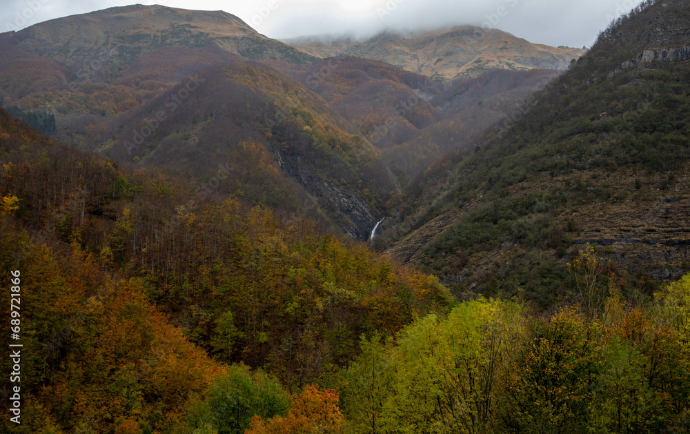 Cascate del Doccione, provincia di Modena, Emilia Romagna Cascate del Doccione, provincia di Modena, Emilia Romagna