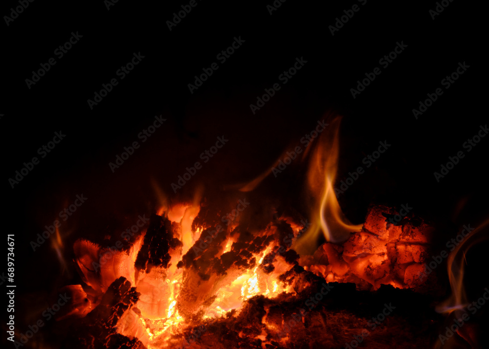 Free photo fire flames and embers on black background
Free photo fire flames and embers on black background