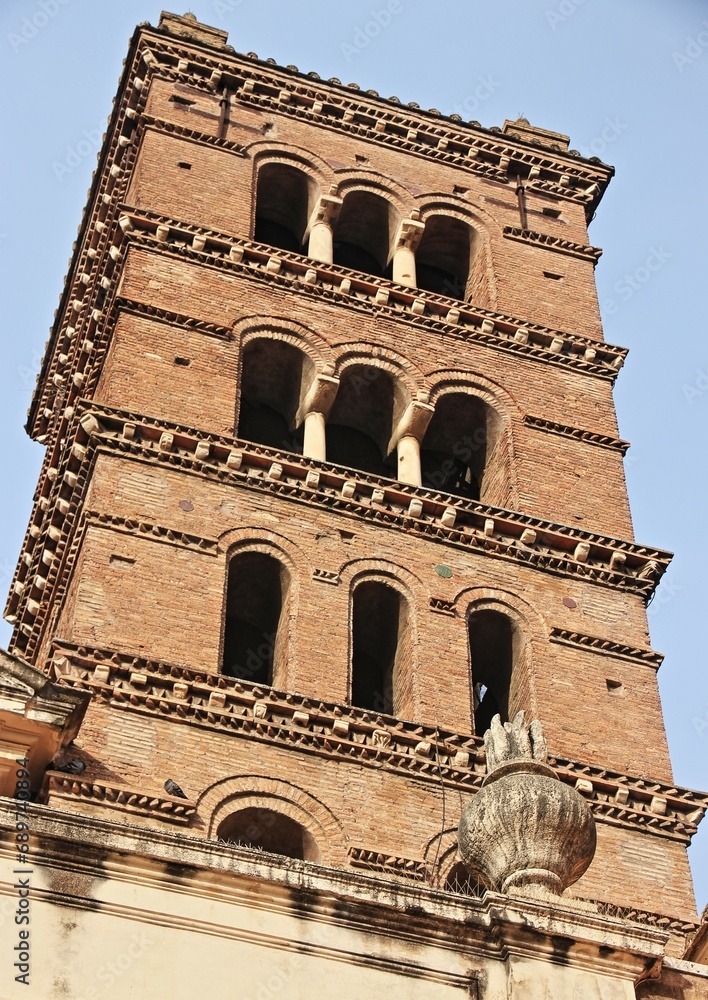Torre Campanaria della Chiesa di Santa Cecilia a Roma Trastevere