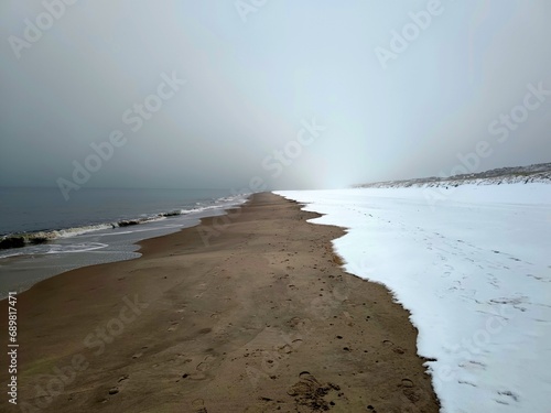 Schnee am Strand von Blavandshuk photo