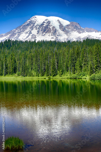 Mt Rainier mirrored in Reflection Lake © cascoly2