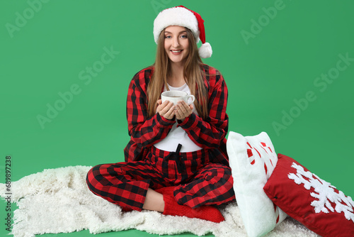 Young happy pregnant woman ...