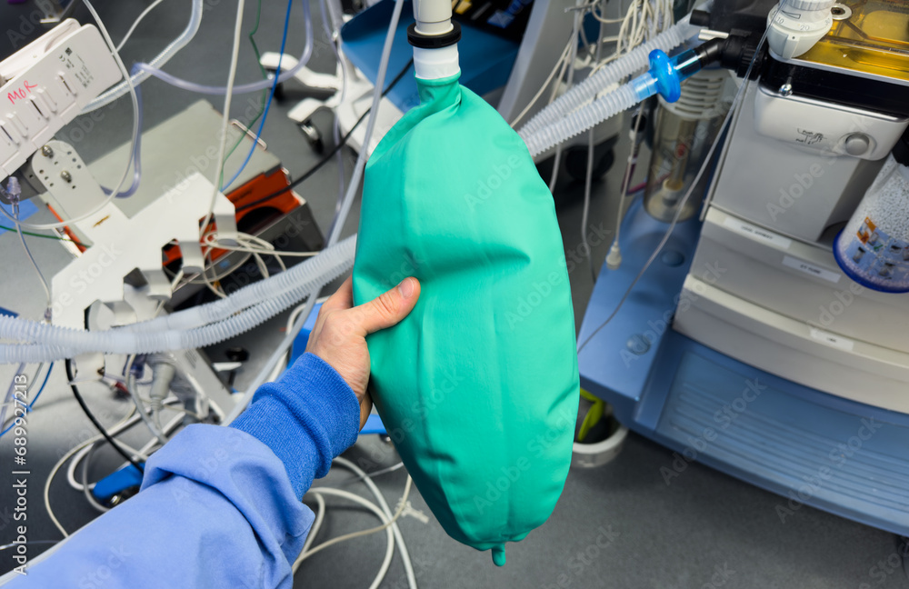 Medical equipment for anesthesia and ventilation in hospitals