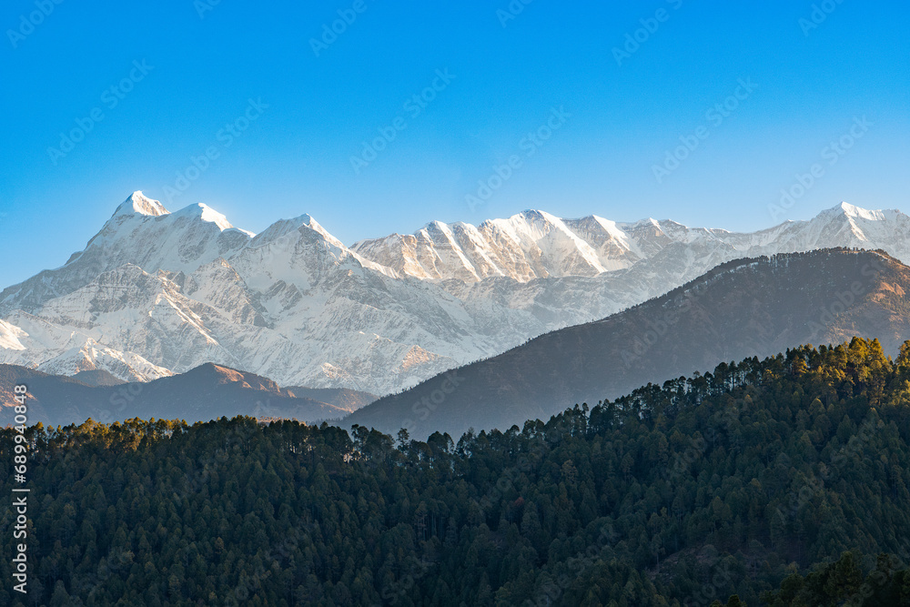 Fototapeta premium Gwaldam Mount Trishul Uttarakhand India 