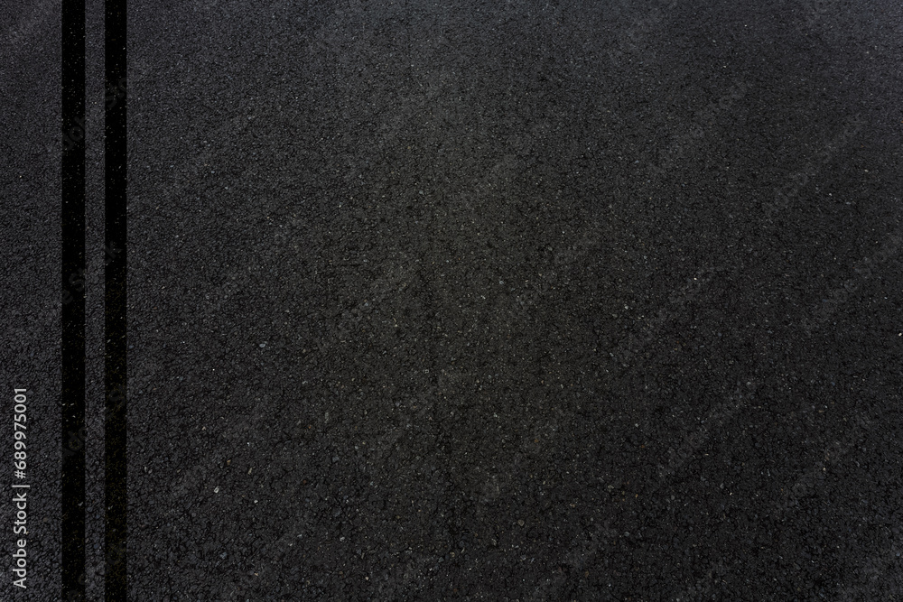Lignes noires sur asphalte lisse - obrazy, fototapety, plakaty 