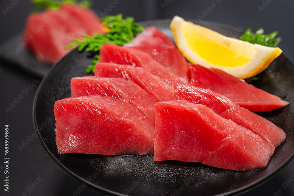 生マグロの刺し身 中トロ 生マグロの刺し身 中トロ