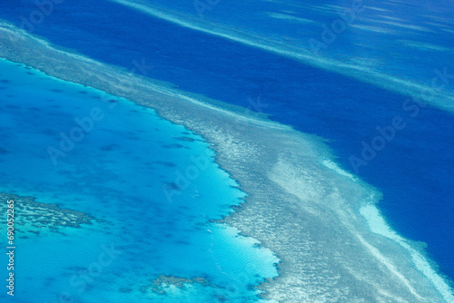 Great Barrier Reef from above, Queensland, Australia. Heart reef © ronnybas