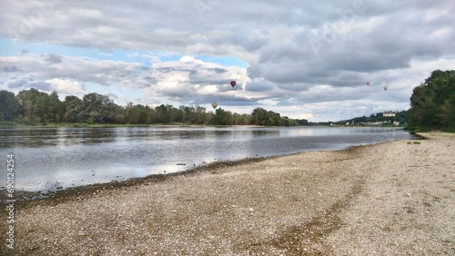 landscape with river Loire
Montgolfières sur la Loire 
