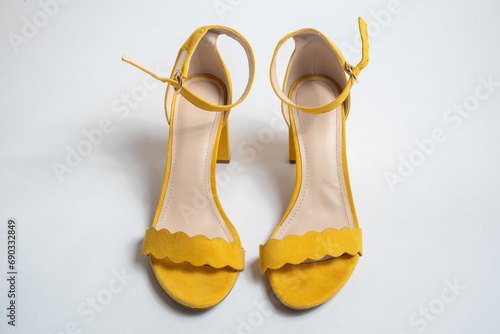 gelbe Schuhe benutzt 