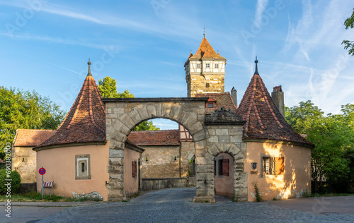 Obraz na płótnie Roeder gate in the historical old town of Rothenburg ob der Tauber w salonie