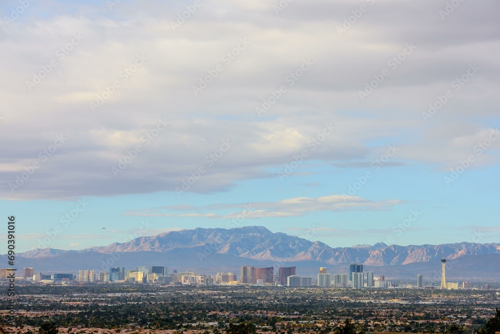 4K Panoramic View: Las Vegas Valley at Dusk