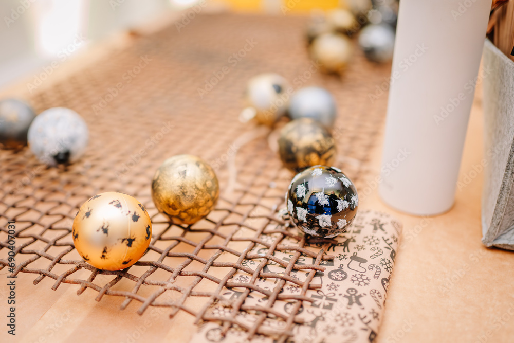 Black and gold Christmas balls painted to dry Black and gold Christmas balls painted to dry