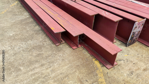 Obraz na plátně Heavy structural steel on concrete floor