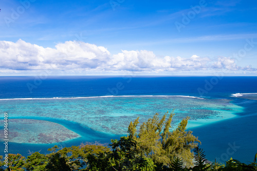 Clear contrast of the turquoise lagoon of Tahiti and the sea, French Polynesia 