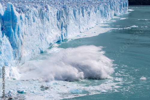 Bilde på lerret Ice calving from the terminus of the Perito Moreno Glacier in Los Glaciares National Park, Santa Cruz Province in Patagonia southern Argentina