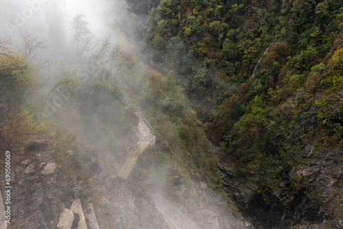 Staudamm im Verzasca Tal in der Schweiz