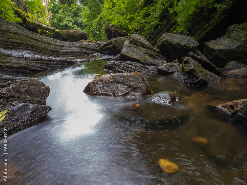 Obraz premium Waterfall in the big forest