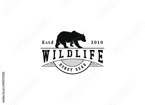Vintage wildlife of bear logo. Bear hunting logo design