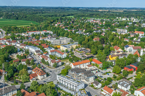 Die Gemeinde Gauting im Landkreis Starnberg im Luftbild