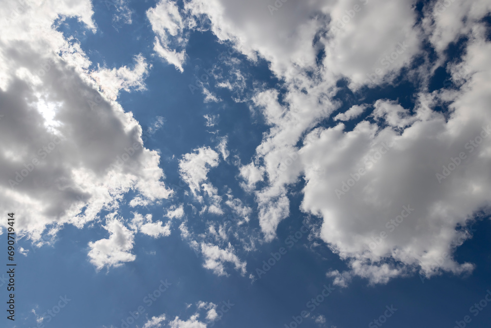 Obraz premium clouds illuminated by sunlight in the sky