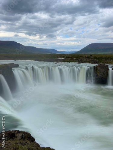 Bonito paisaje de la cascada de Godafoss en Islandia