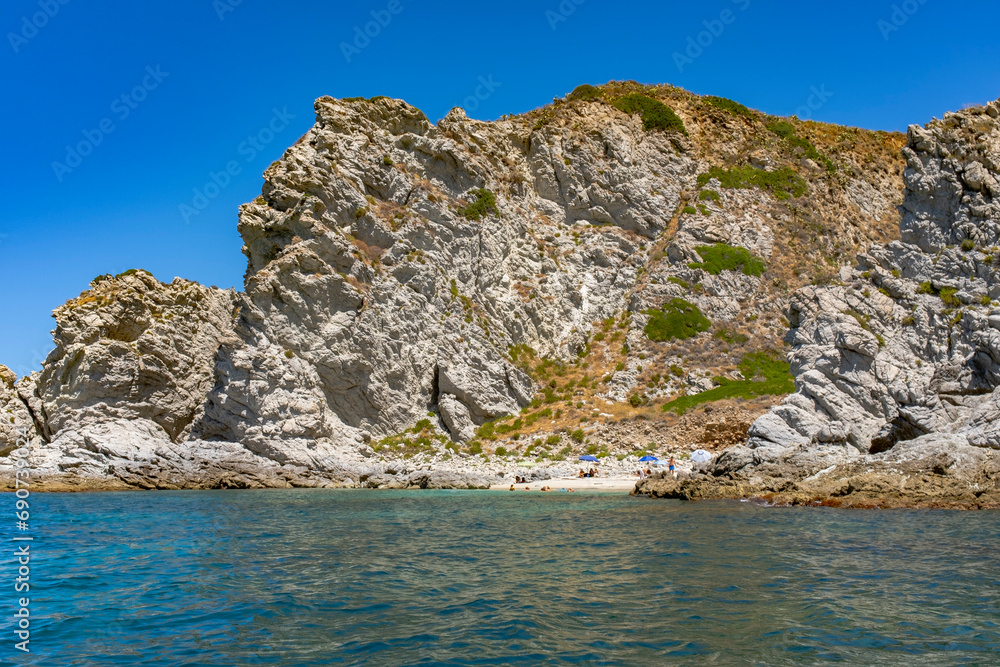 La spiaggia Praia i Focu a Capo Vaticano in Calabria La spiaggia Praia i Focu a Capo Vaticano in Calabria