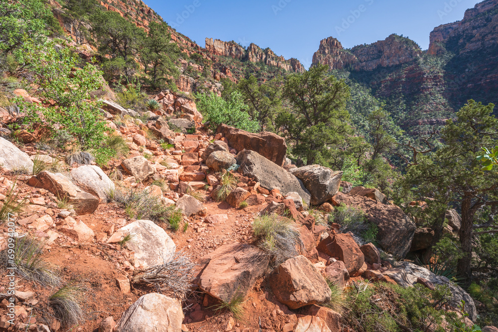 Obraz premium hiking the grandview trail in the grand canyon national park, arizona, usa