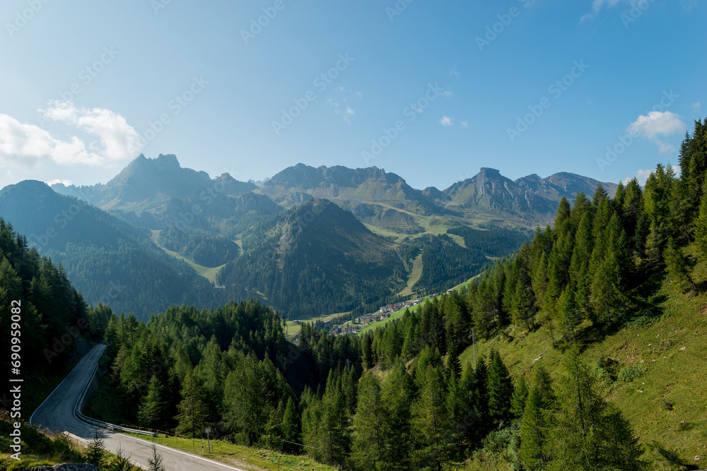 Blick auf Arabba im Alpengebiet der Dolomiten