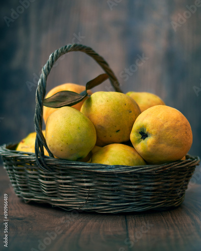 Εκτύπωση καμβά Basket of Quince / Ayva