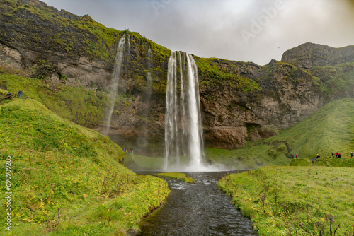Fototapeta Naklejka Na Ścianę i Meble -  spectacular Seljalandsfoss waterfall in Iceland