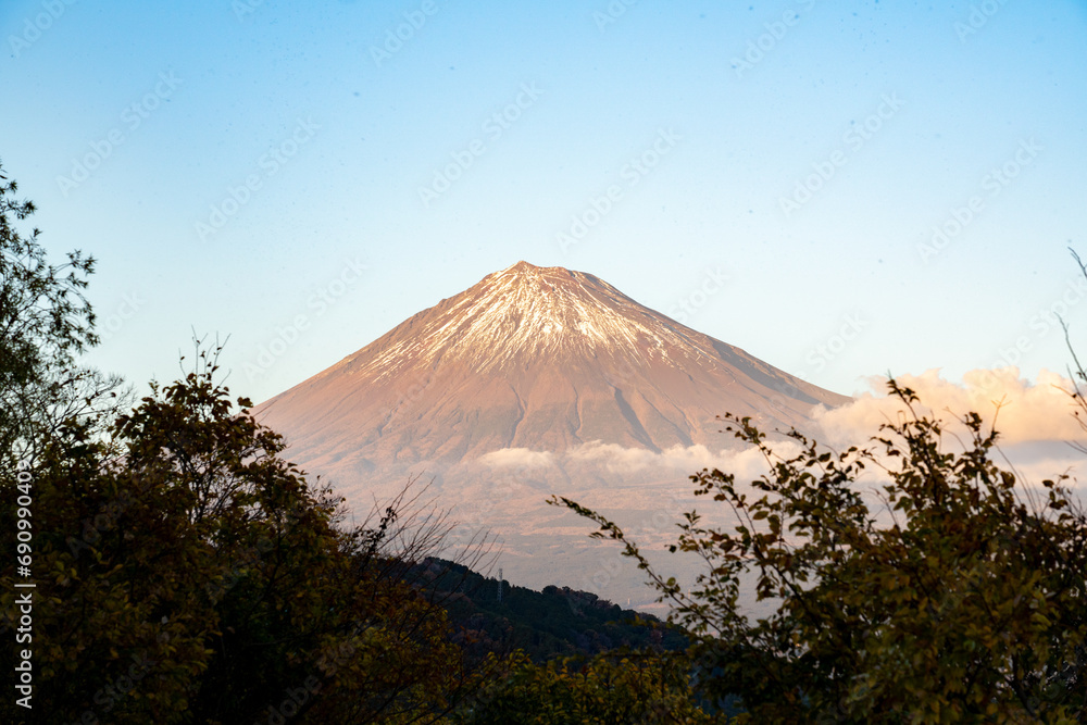 富士市から見る晩秋の富士山の夕焼け 静岡県 富士市
