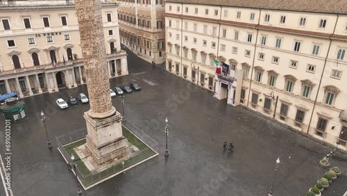 Palazzo Chigi, sede del Governo Italiano. Roma, Italia.
Vista aerea di Piazza Colonna nel centro storico di Roma. photo