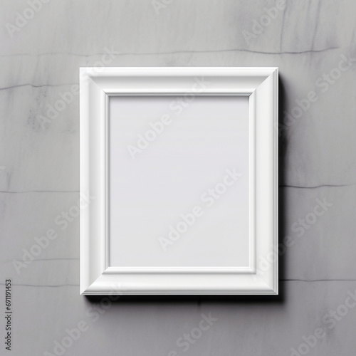 Fotografia de estilo mockup con detalle de marco en blanco, sobre fondo de tonos grises
