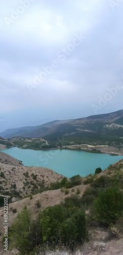 A view of the mountain and water behind the dam © Nasrin