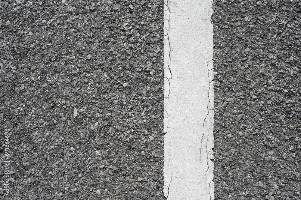 Obraz premium White lines in parking spaces in the park