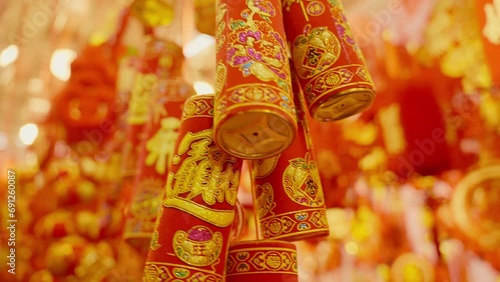 Wallpaper Mural People shopping during Chinese New Year, New Year shopping atmosphere, red spring couplets, New Year pictures, Torontodigital.ca