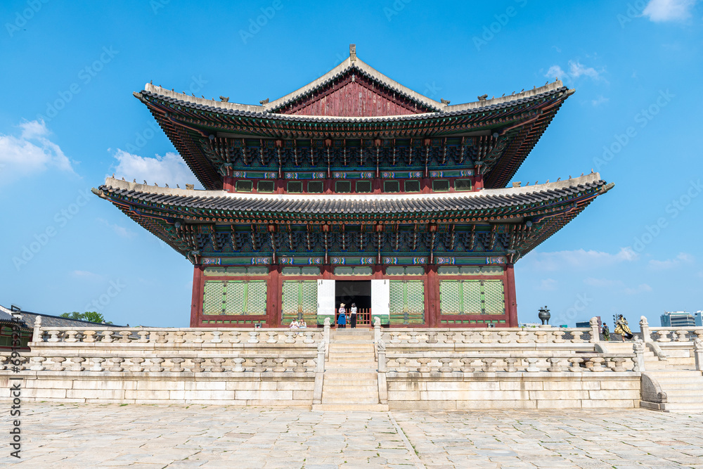 Naklejka premium views of gyeongbokgung palace in seoul ,south korea