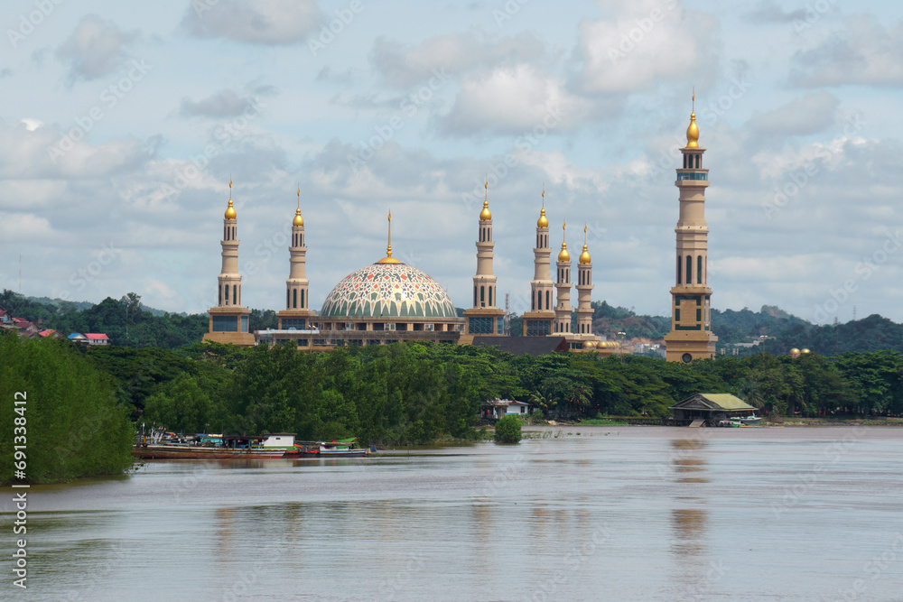 Samarinda Islamic Center Mosque, also known as Baitul Muttaqien Mosque, is a mosque located in, Samarinda, East Kalimantan, Indonesia. This mosque is near the Mahakam river. 