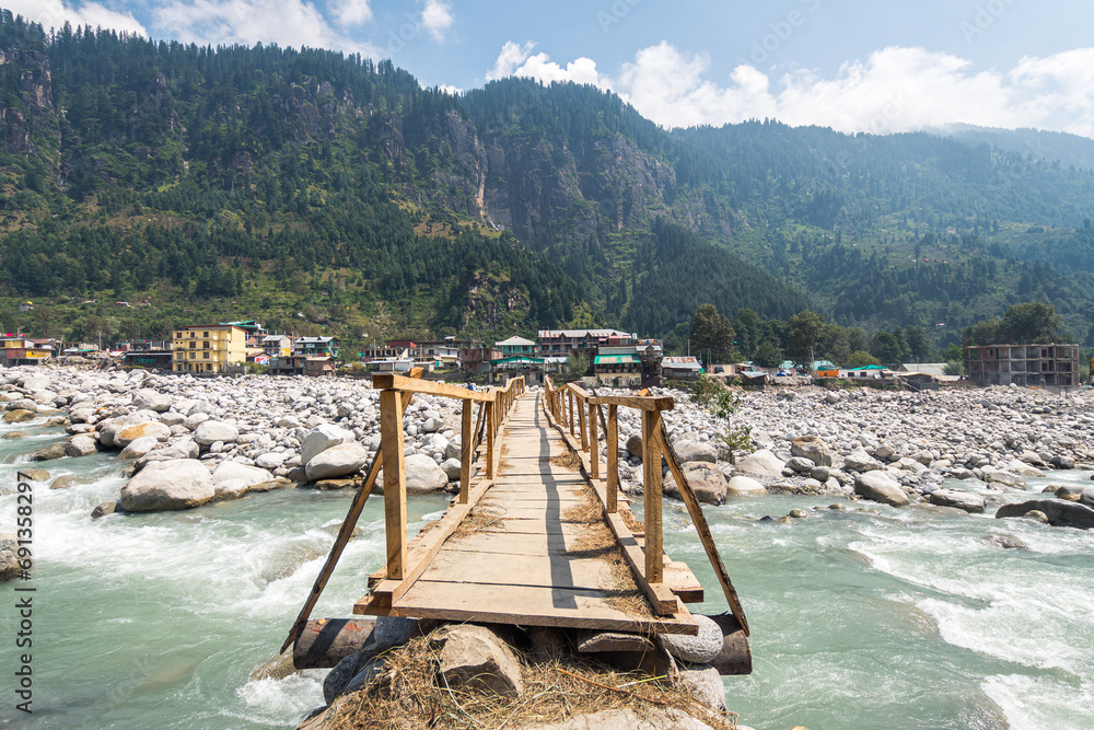 surroundings of manali town, india