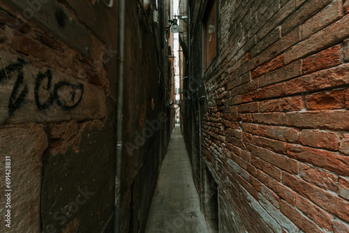Obraz na płótnie Enchanting Venice: A Visual Symphony of Canals, Architecture, and Timeless Elegance w salonie