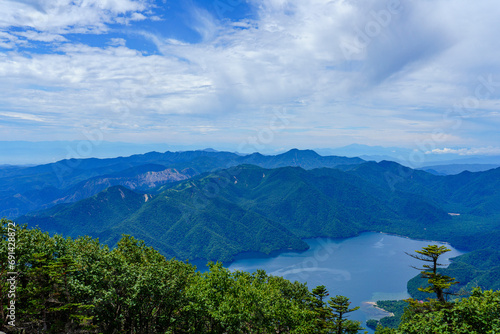 日光男体山山頂からの中禅寺湖