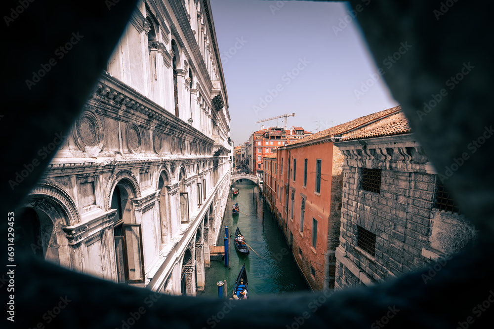 Enchanting Venice: A Visual Symphony of Canals, Architecture, and Timeless Elegance