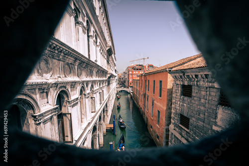 Obraz na płótnie Enchanting Venice: A Visual Symphony of Canals, Architecture, and Timeless Elegance w salonie