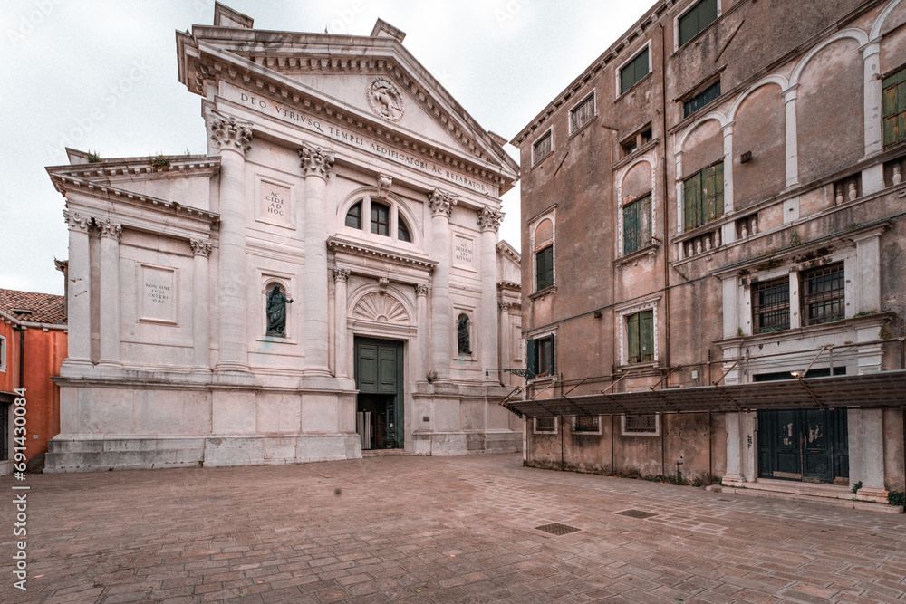 Enchanting Venice: A Visual Symphony of Canals, Architecture, and Timeless Elegance