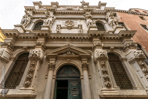 Obraz na płótnie Enchanting Venice: A Visual Symphony of Canals, Architecture, and Timeless Elegance w salonie
