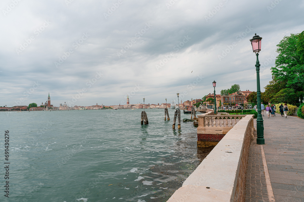 Enchanting Venice: A Visual Symphony of Canals, Architecture, and Timeless Elegance