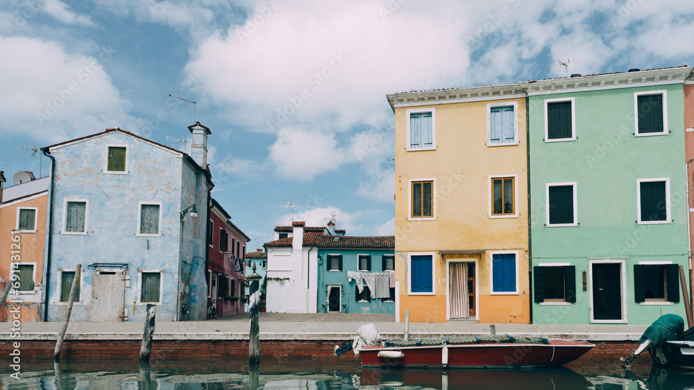 Enchanting Venice: A Visual Symphony of Canals, Architecture, and Timeless Elegance