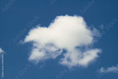 background or wallpaper white cloud on blue sky © Marcin Perkowski
