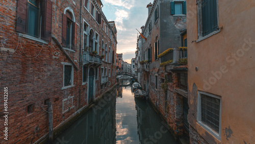 Enchanting Venice  A Visual Symphony of Canals  Architecture  and Timeless Elegance